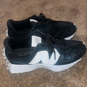 Great Conditon New Balance 327